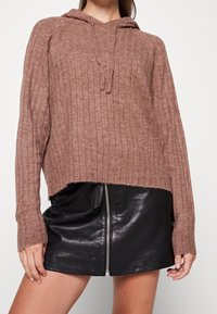 Vero Moda Kapuzenpullover - brown