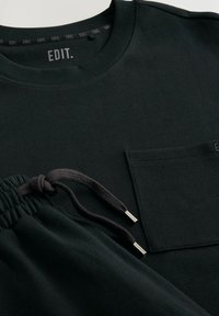 Thumbnail Image 4