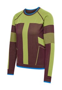 Farverig langærmet sweater med grønne og lilla blokke, ribbet tekstur og blå accenter ved halsudskæringen og ærmekanterne.