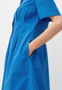 s.Oliver MIT KELLERFALTEN - Sukienka koszulowa