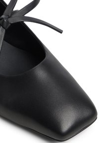 Thumbnail Image 5
