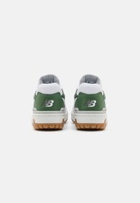 New Balance 550 UNISEX - Tossud - white/green