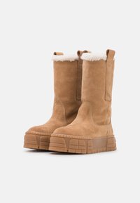 Tamaris Platform boots - camel