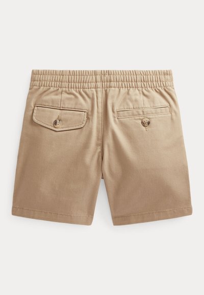 Rjavi kratki hlači iz mehke tkanine, z raztegljivim pasom in dvema zadnjima žepoma z gumbi. Gladek tekstura in krojena zasnova.