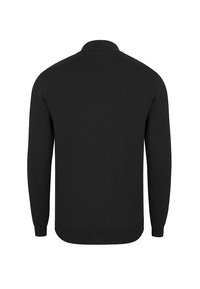 - Sweter