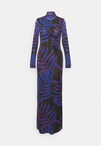 Longue robe noire avec de grands motifs de feuilles bleues et violettes, avec des manches longues et un col roulé haut.