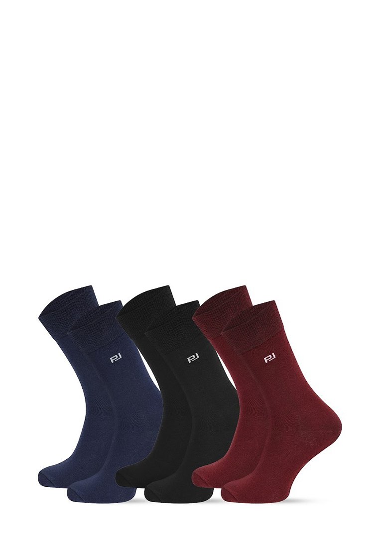 Trzy pary skarpet załogowych w kolorach granatowym, czarnym i bordowym, charakteryzujące się gładką teksturą oraz logo umieszczonym na górze.