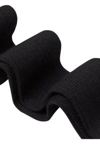 Tessuto nero testurizzato, design a righe, forma flessibile, onde create da piegature, superficie liscia con pattern omogeneo in tutta la lunghezza.