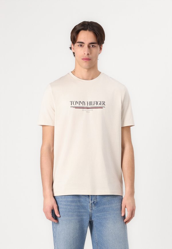 BRAND LOVE TEE - Print T-shirt - newsprint