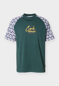 Δεν επιλέχθηκε, bottle green/pink/white