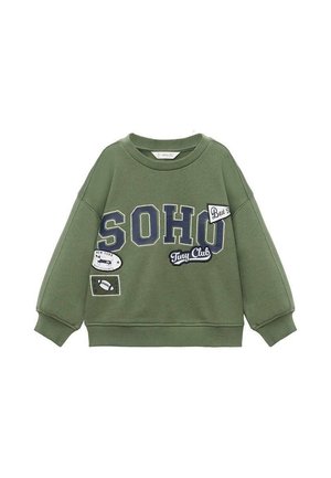 Felpa verde per bambini con la scritta "SOHO" e toppe che dicono "Best", "Tiny Club" e "New York".