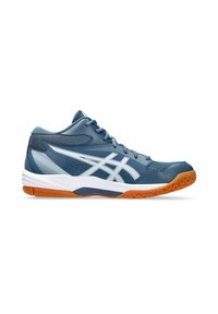 Scarpa sportiva blu con tomaia in mesh, dettagli bianchi e suola in gomma. Presenta un design alto per supporto alla caviglia e un motivo di presa testurizzata.
