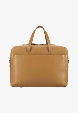 Hellbraune Leder-Aktentasche mit zwei Griffen, Vordertasche und silbernem Reißverschluss, vor weißem Hintergrund dargestellt.