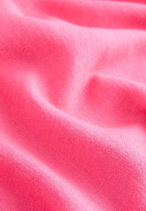 Roze stof met een gladde, gestructureerde oppervlakte, met fijne draden en een licht glanzende afwerking, zacht vallend in zachte plooien.