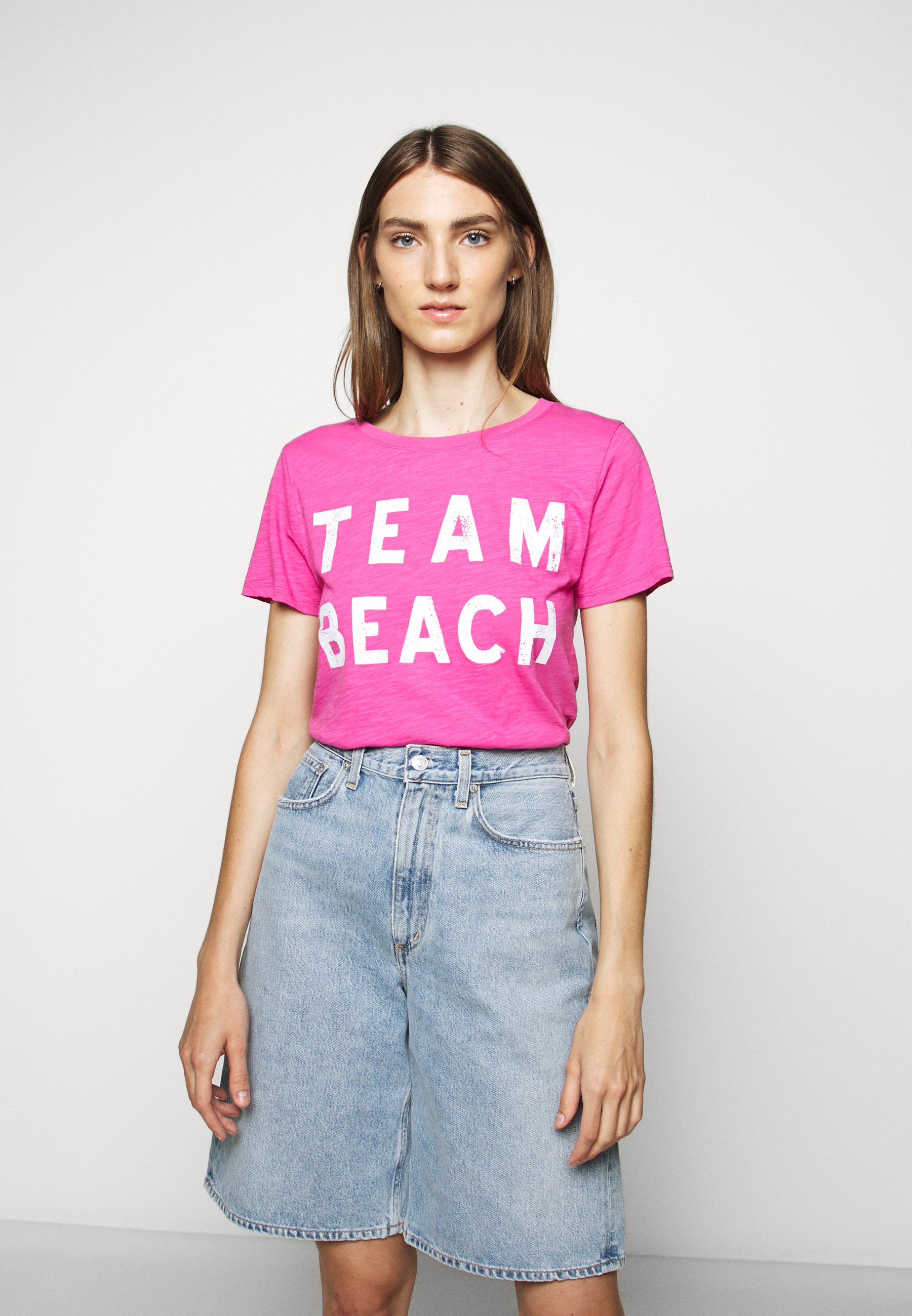 J.CREW TEAM BEACH TEE T shirts med print vibrant fuchsia J.CREW TEAM BEACH TEE - T-shirts med print - vibrant fuchsia