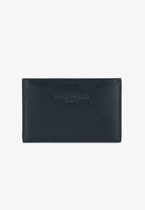 Porte-cartes en cuir bleu foncé avec surpiqûres apparentes et logo "LANCASTER PARIS" embossé centré sur le devant.