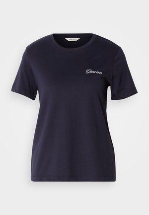 Navyblaue Baumwoll-T-Shirt mit kurzen Ärmeln und Rundhalsausschnitt. Verfügt über eine weiße, gestickte Markenbezeichnung auf der oberen linken Seite.