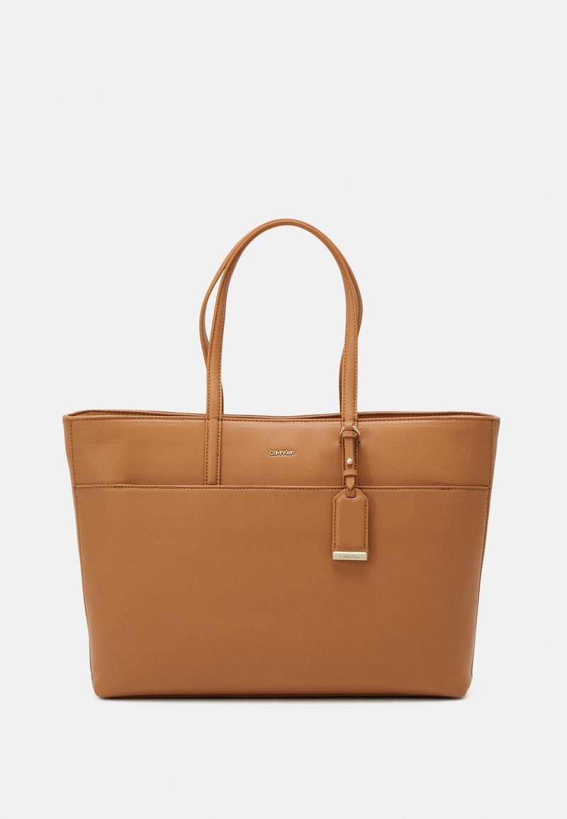 Calvin Klein MUST SHOPPER - Shopping Bag - brown sugar