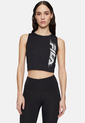 Zwarte cropped tanktop met een gebogen zoom. Heeft een witte grafische ontwerpelement aan de linkerkant. Gemaakt van een rekbare, gladde stof.