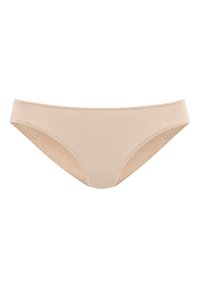 Beige női alsónemű, varrat nélküli design, puha anyag, mérsékelt takarás, alacsony fazon, sima textúra, minimális varrási részletek.