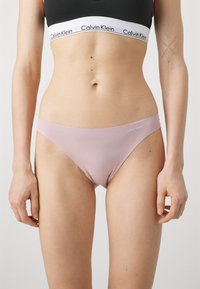 Calvin Klein Underwear BIKINI 3 PACK INVISIBLES COTTON - Slip - black/white/subdued