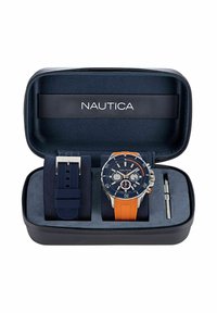 Orologio Nautica con cinturini in silicone blu navy e arancione, quadrante cronografo, custodia di stoccaggio e strumento per la regolazione del cinturino.