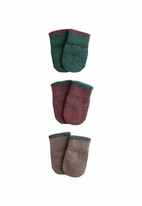Drie paren wollen wanten verticaal gerangschikt; kleuren zijn donkergroen, burgundy en taupe. Elk paar heeft een contrasterende geribbelde manchette.
