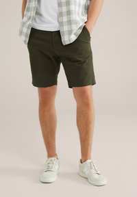 Unselected, green