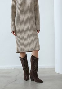 Zign Kauboi-/mootorrattasaapad - dark brown