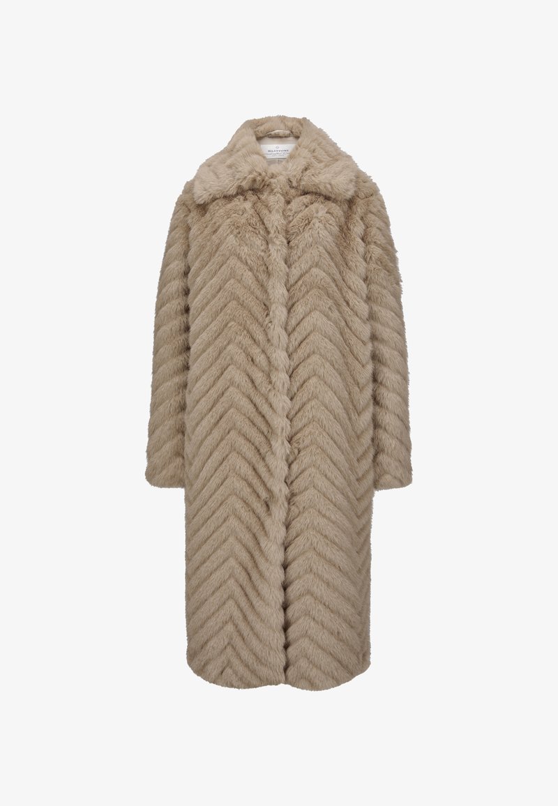 Langer beiger Kunstpelzmantel mit Chevron-Muster, breitem Kragen und langen Ärmeln.