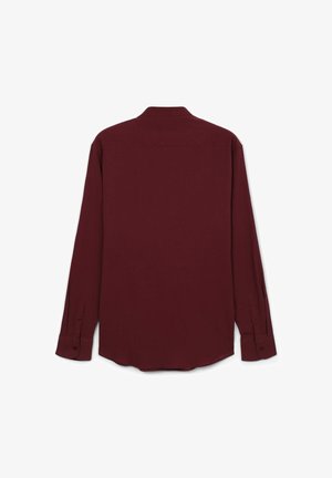 Langärmeliges Hemd in Burgunderfarbe, aus strukturiertem Stoff, mit klassischem Kragen und knöpfbaren Manschetten, sowie gerundetem Saum.