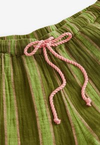 Next TALL FIT - WIDE  - Pantalon classique - green stripe