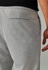 Next MOTIONFLEX  REGULAR FIT - Stoffhose - grey