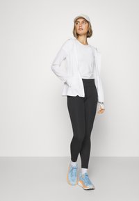 lululemon MIST OVER WINDBREAKER - Giacca a vento - white
