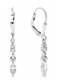 Orecchini a lobo argentati con quattro gemme chiare disposte in forme rotonde, a cuore e a marquise.