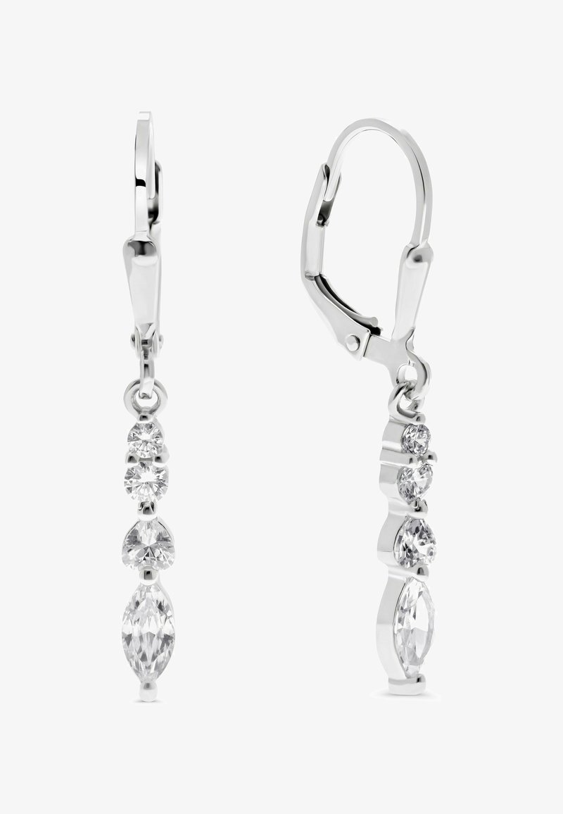 Orecchini a lobo argentati con quattro gemme chiare disposte in forme rotonde, a cuore e a marquise.