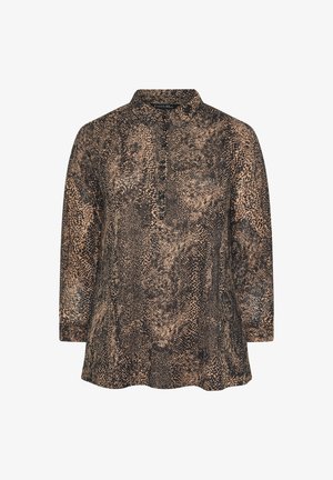 Pitkähihaista puseroa ruskeassa ja mustassa eläinkuosissa, jossa on kauluskuka ja napitettava etuosan. Kevyt kangas.