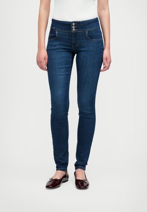 Cienkie dżinsy w ciemnoniebieskim denimmie z wysokim stanem, z trzema metalowymi guzikami, dwiema przednimi kieszeniami i gładką teksturą.