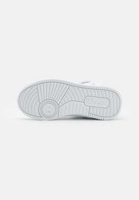 Champion RD18 UNISEX - Chaussures de basket - white/silver