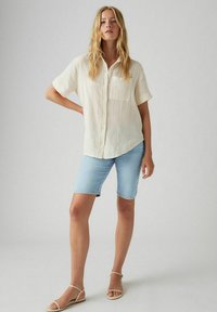 Levi's® SHAPING BERMUDA SHORTS - Farkkushortsit - double duty short