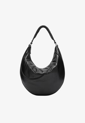 Schwarze, halbmondförmige Lederhandtasche mit geflochtenem Griff und glatter, leicht glänzender Oberfläche.