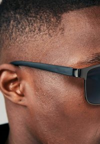Next CLUBMASTER POLARISED - REGULAR FIT - Napszemüvegek - black mirror