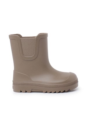 Botte en caoutchouc marron avec un dessus texturé et un panneau latéral élastique. Présente une semelle antidérapante et un bout arrondi pour la stabilité.