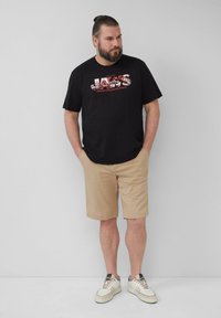 s.Oliver MIT JAWS UCS LLC - T-Shirt print - schwarz