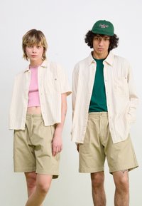 Service Works DRILL PART TIMER UNISEX - Σορτς - khaki