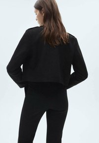 Mango Ljetna jakna - black