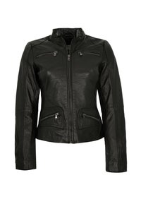 Schwarze Lederjacke mit Stehkragen, Reißverschluss vorne und zwei Brust- sowie zwei seitlichen Reißverschlusstaschen. Glatte Textur und taillierte Passform.