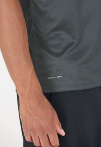 Endurance T-shirt till träning - grijs