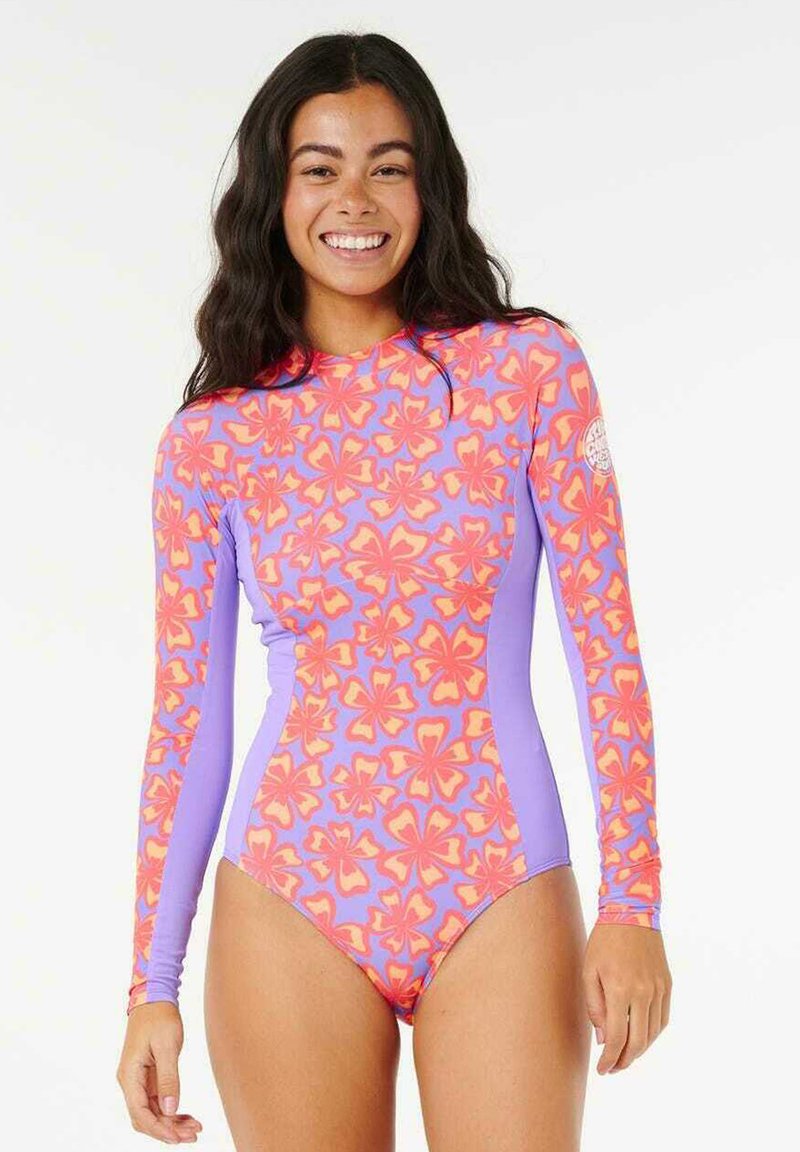 Bañador de manga larga con un vibrante patrón floral en tonos rosa y púrpura, confeccionado con una tela suave y elástica para mayor comodidad y libertad de movimiento.