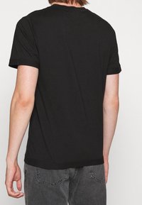 Iro T-shirt med print - black